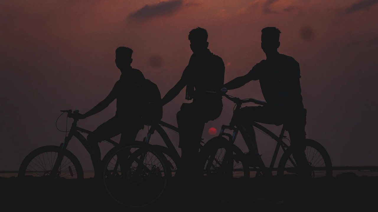 How to Make Friends While Traveling