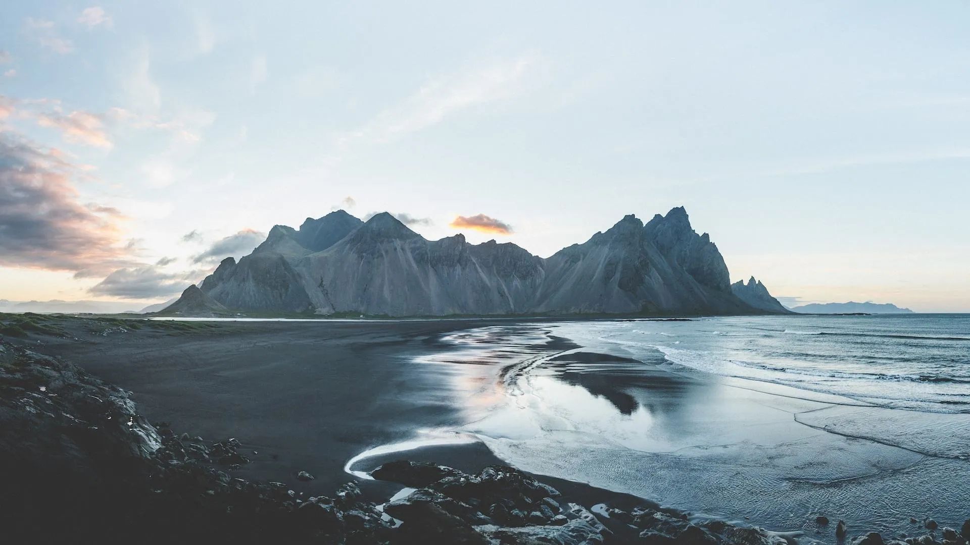 Iceland 10-day tour cover image style atmosphere