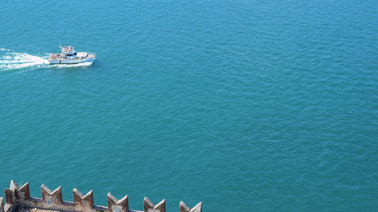Découvrez les secrets du lac de Garde : le paradis italien qui vous coupera le souffle !
