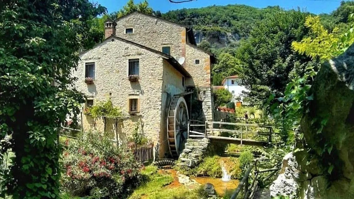 La vallée des moulins à Mossano : excursion en groupe
