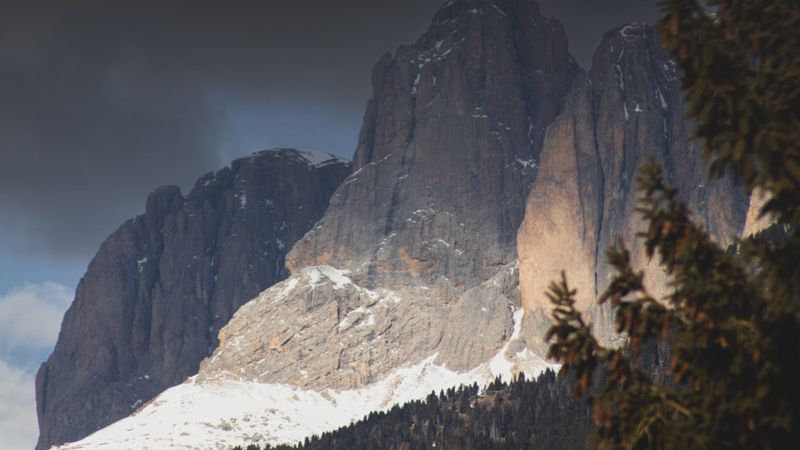 Découvrez le charme de la pozza di fassa : un paradis alpin à ne pas manquer !