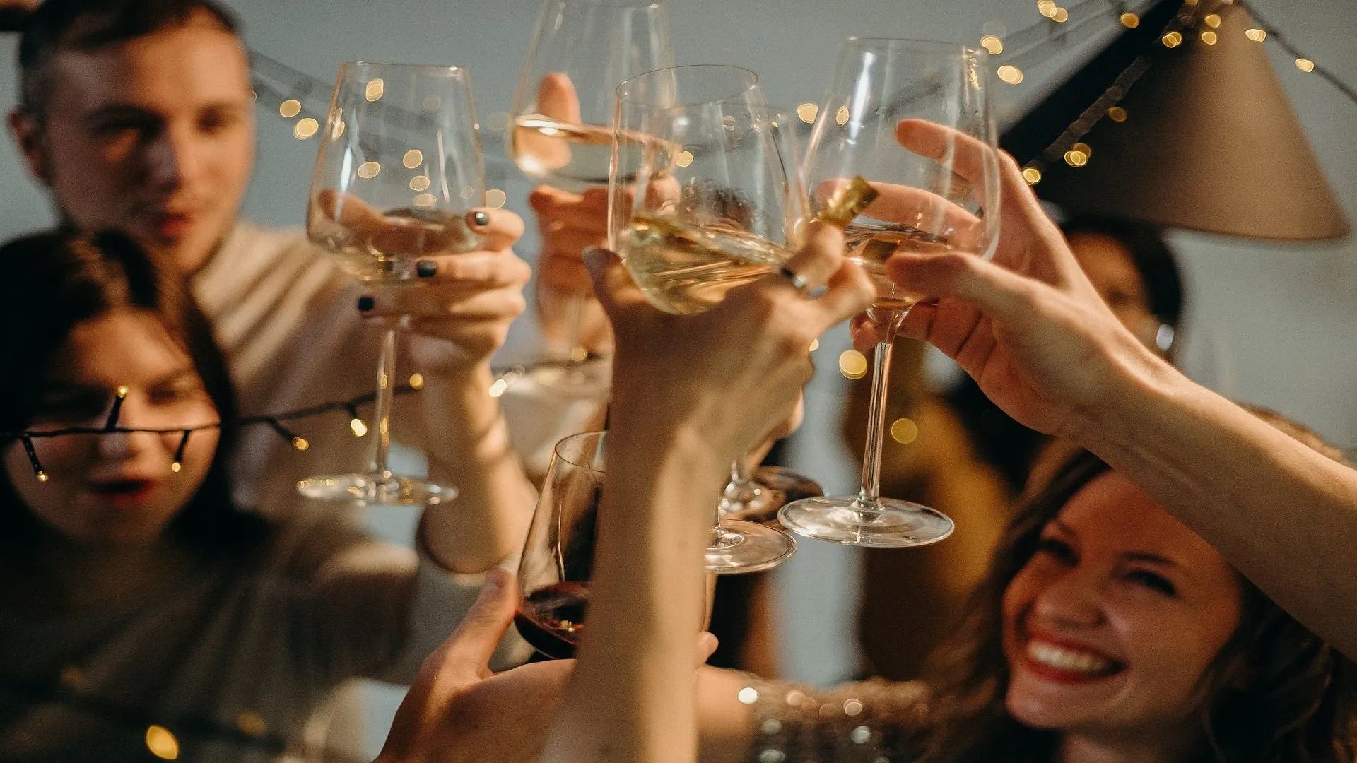 tips to avoid being left out at a party