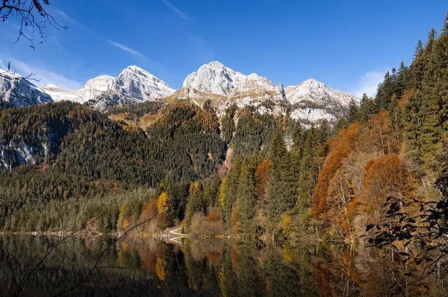 red lake of tovel