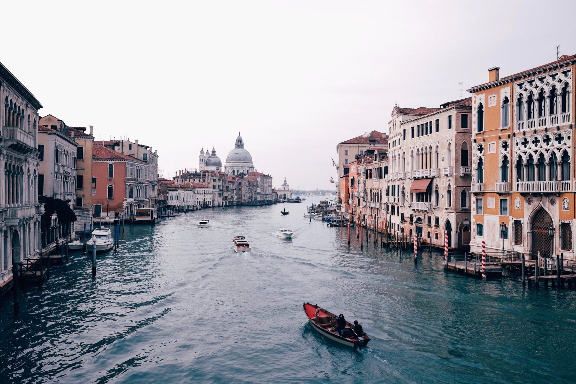 Bacari in Venice: Discover the Secret Spots to Savor Authentic Venetian Tradition
