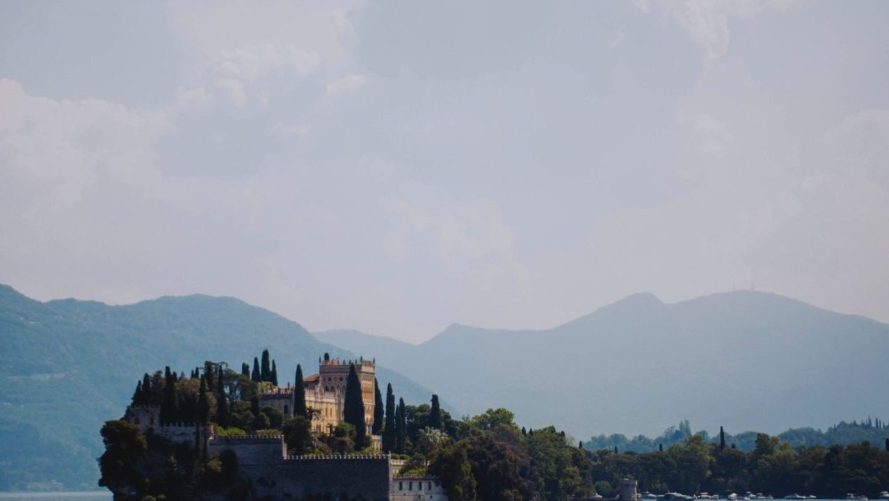 Découvrez le charme de l’île de Garda : un paradis caché entre nature et histoire