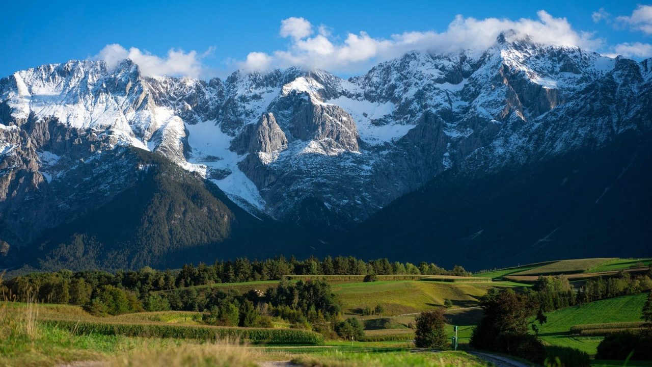 Discover the Wonders of Tyrol: Breathtaking Landscapes, Fascinating Traditions, and Unforgettable Adventures