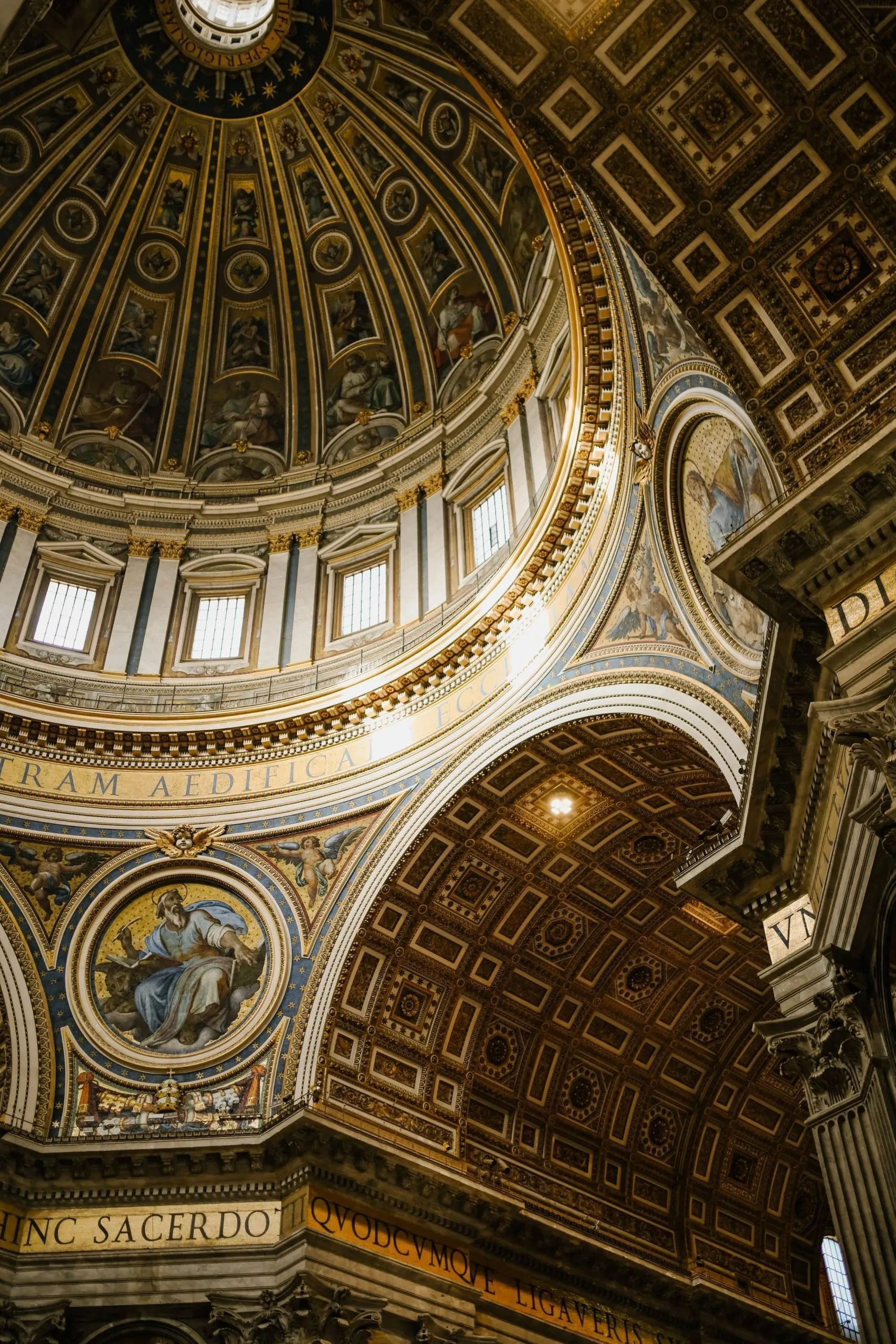 The Thanksgiving Chapel: A Glass Work of Art