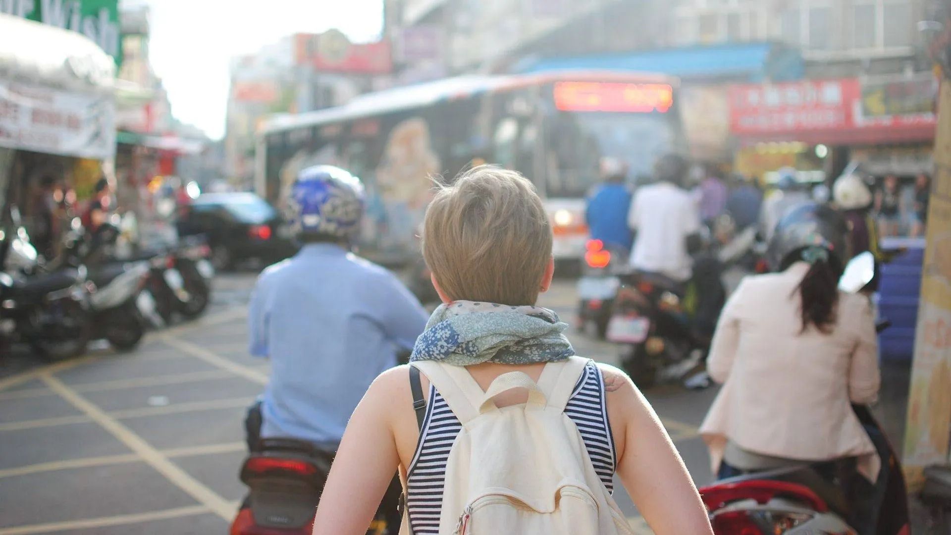 Traveling Solo for the First Time: 4 Essential Tips