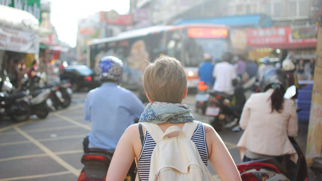 Traveling Solo for the First Time: 4 Essential Tips
