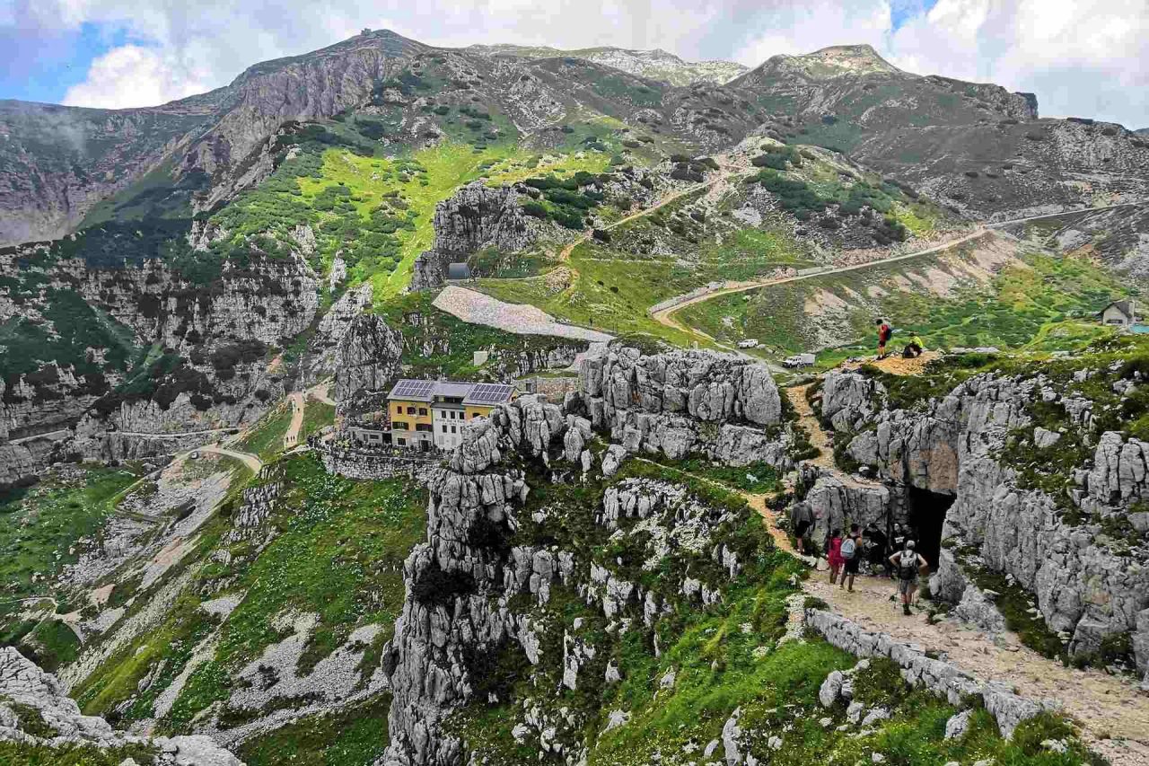 trekking alle 52 gallerie del pasubio rifugio