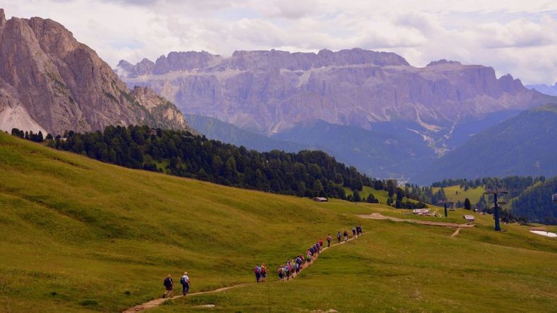 dolomites trekking routes