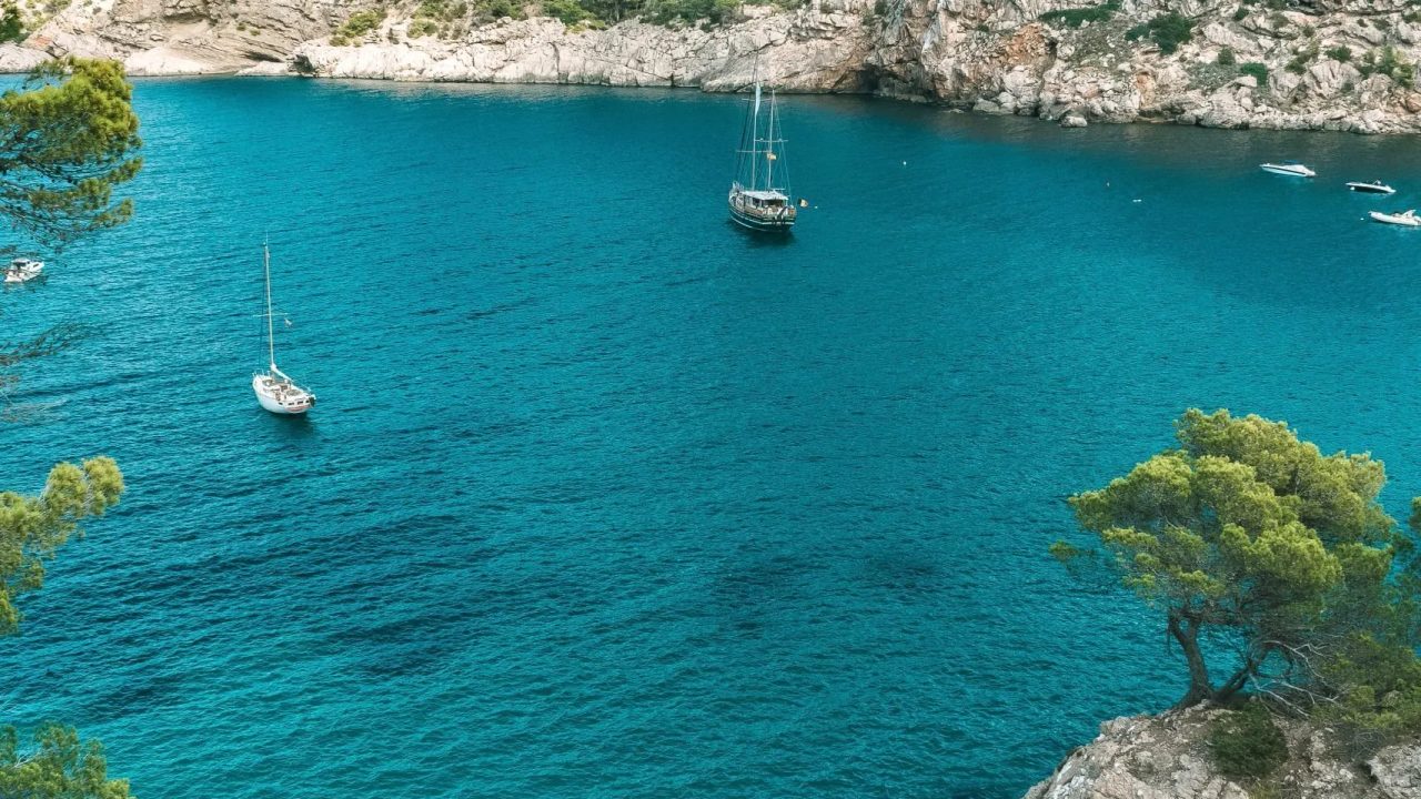 Cala Salada: Ibiza's Hidden Wonder