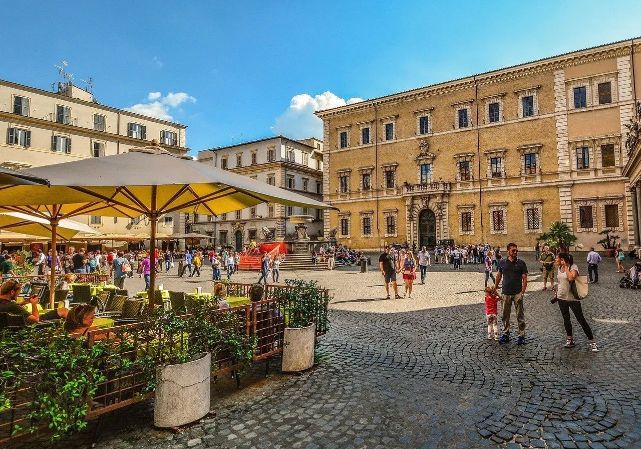 Meeting People in Rome: Experience the City and Make New Friends
