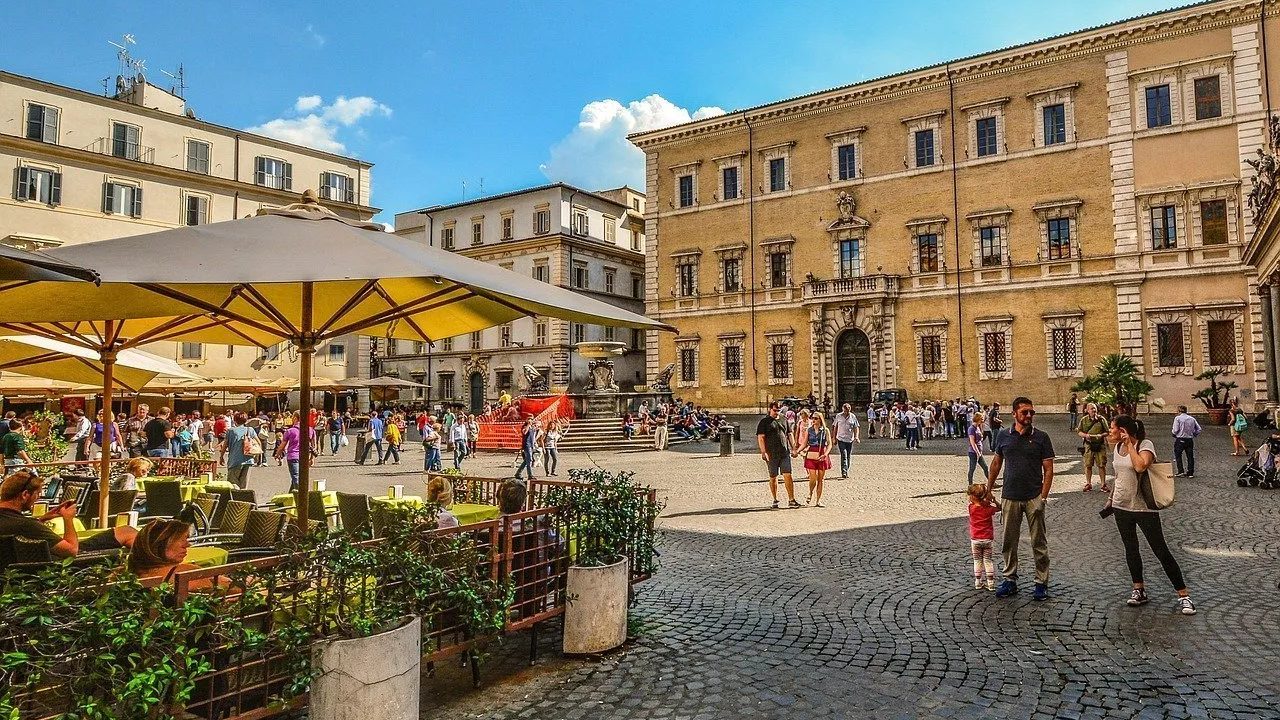 Meeting People in Rome: Experience the City and Make New Friends