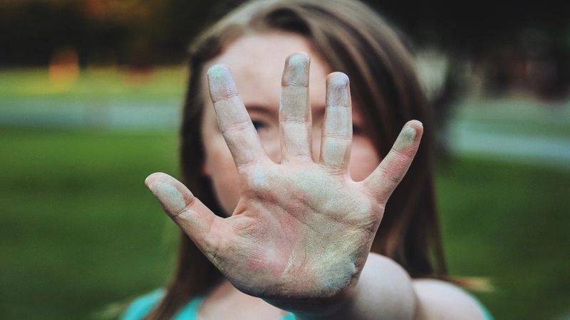How to Overcome Shyness: Tips and Activities to Open Up to Others