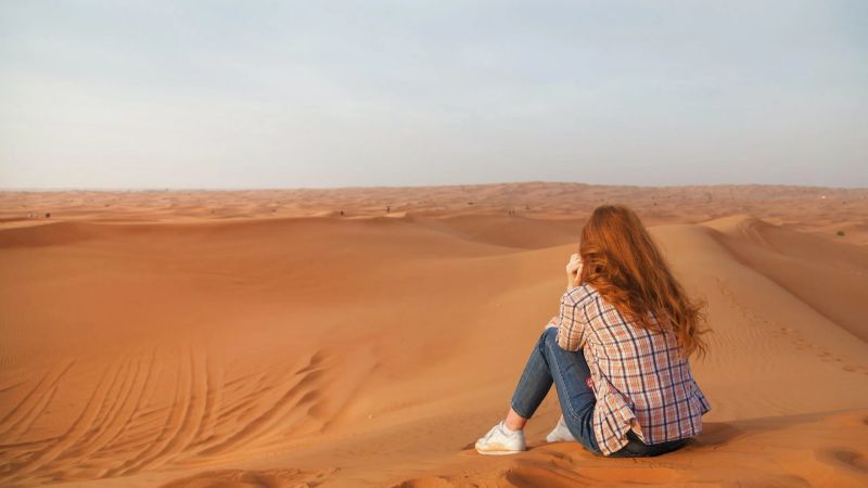 Safari tra le dune rosse del deserto di Dubai