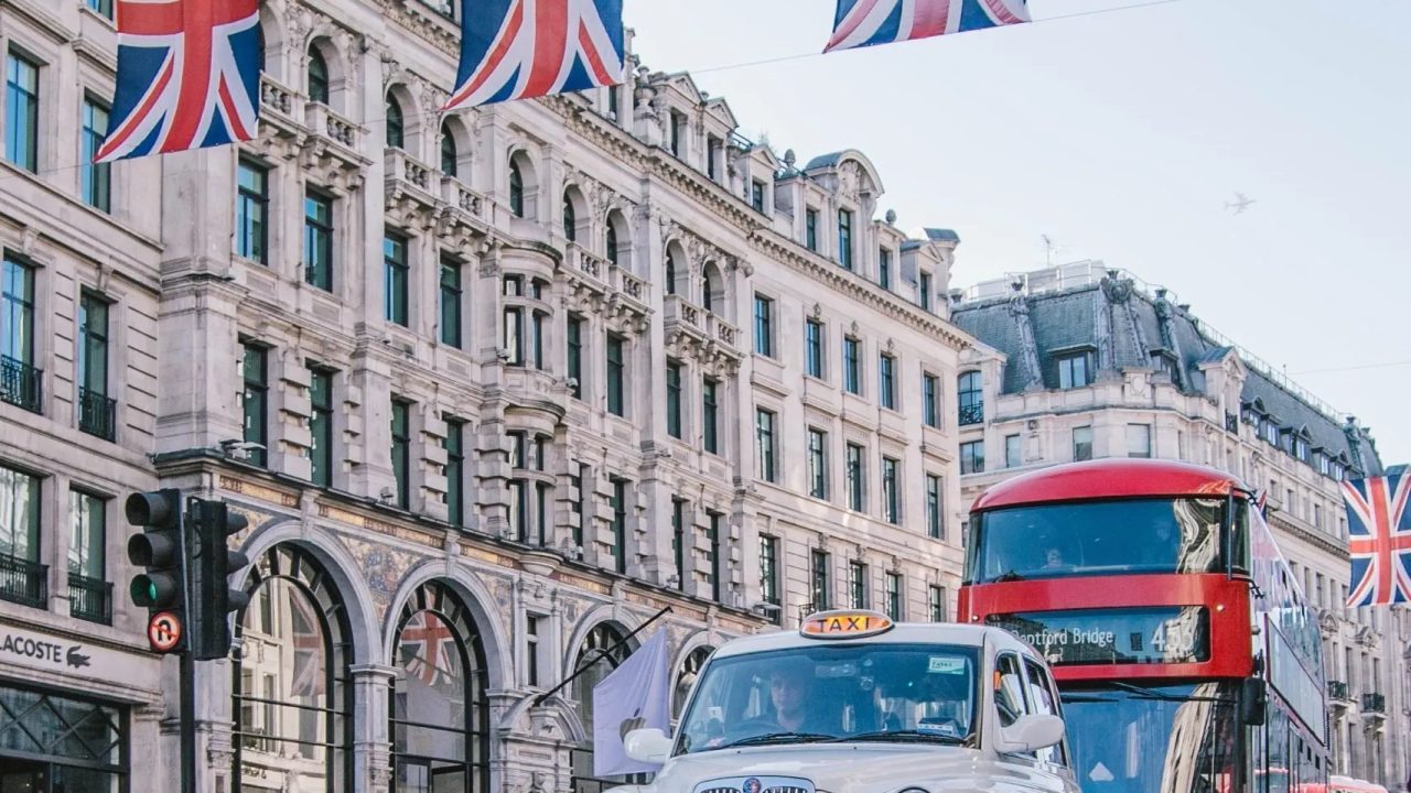 How to Get to Central London from Gatwick Airport