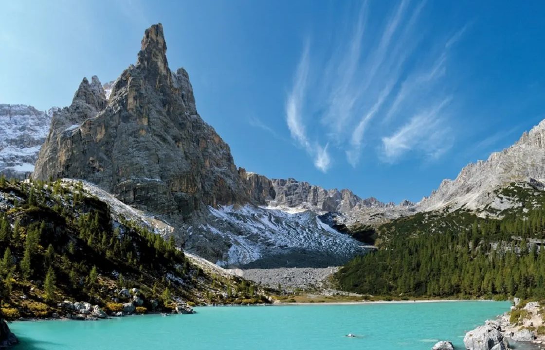 Sorapis Lake: A Painted Mirror of Water in the Dolomites