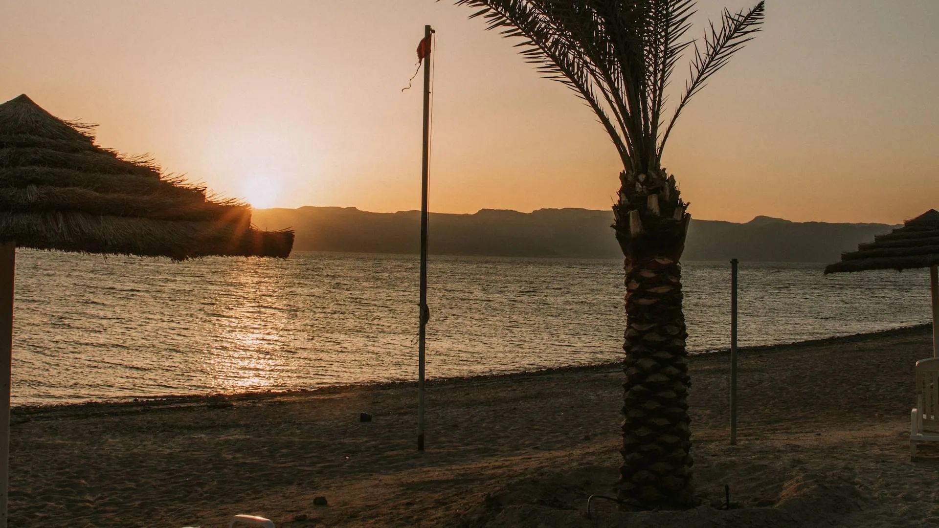 dead sea red sea jordan sea in jordan the dead sea aqaba wadi rum meta desert enthusiasts waters tour water world