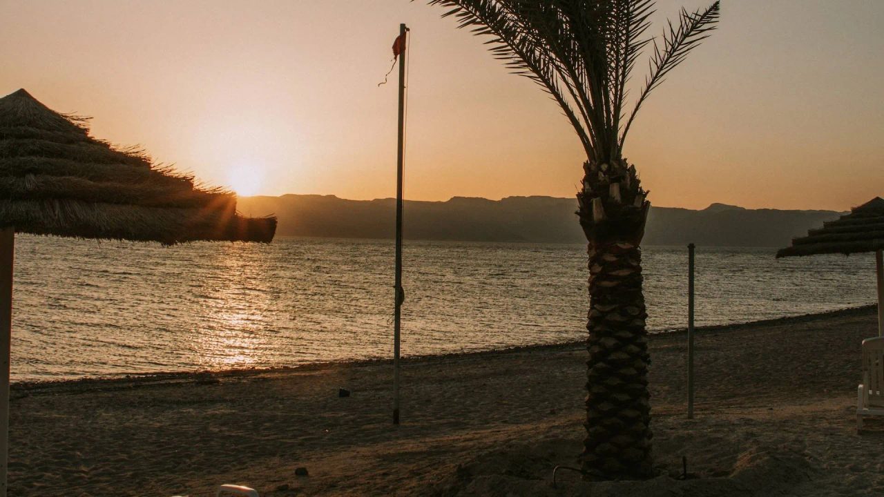 dead sea red sea jordan sea in jordan the dead sea aqaba wadi rum meta desert enthusiasts waters tour water world