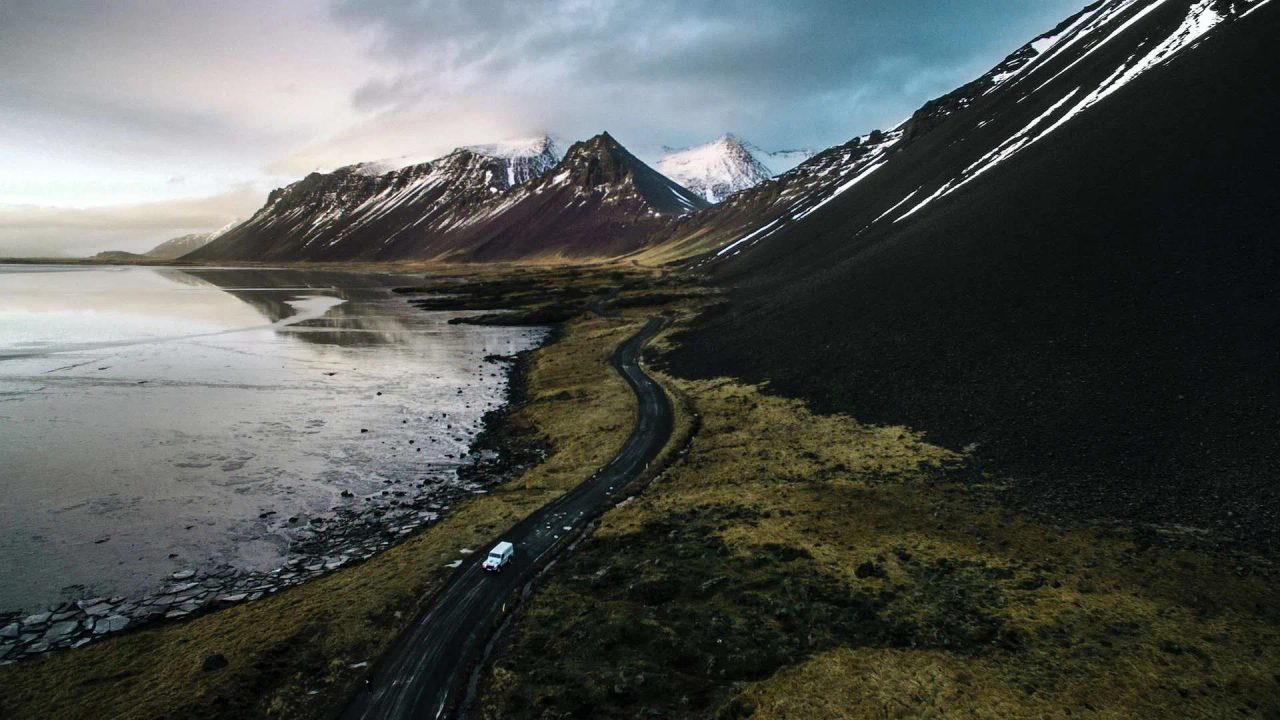 what to do in iceland travel things waterfalls ice volcanoes geysers fire northern lights places glaciers