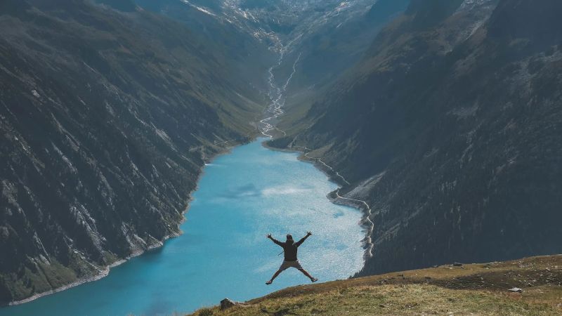 Why Does Traveling Make You Happy?