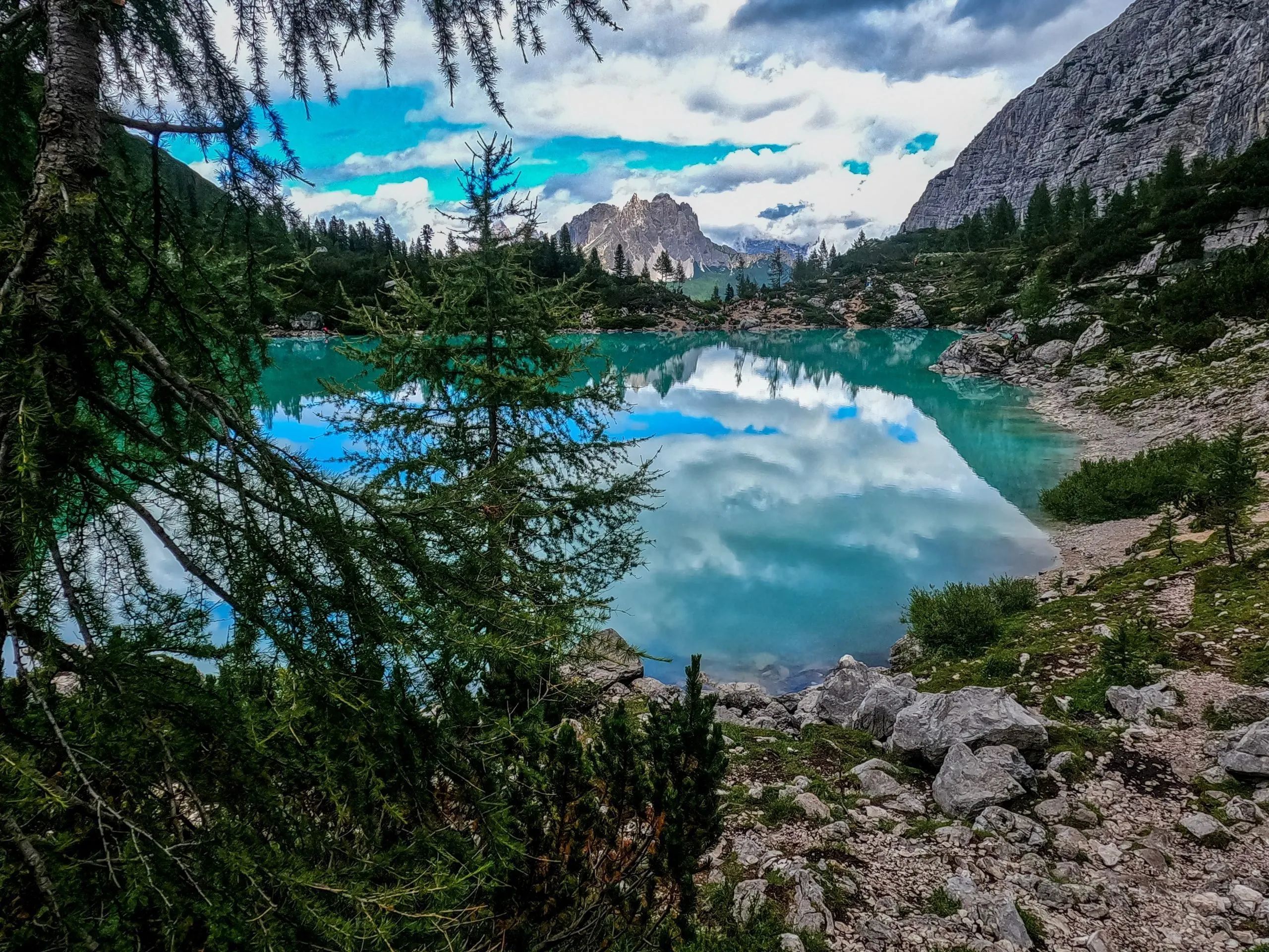 Sorapis Lake Trail: A Breathtaking Hike Through the Dolomites