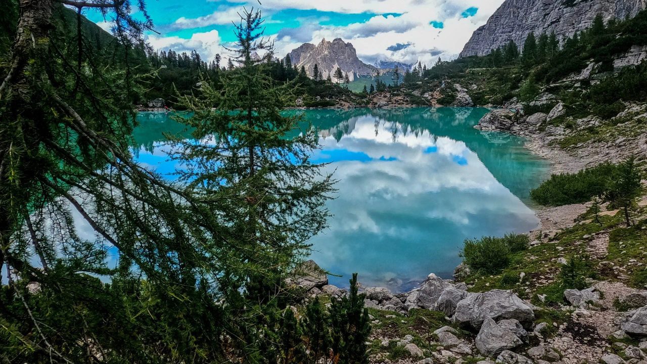 Sorapis Lake Trail: A Breathtaking Hike Through the Dolomites