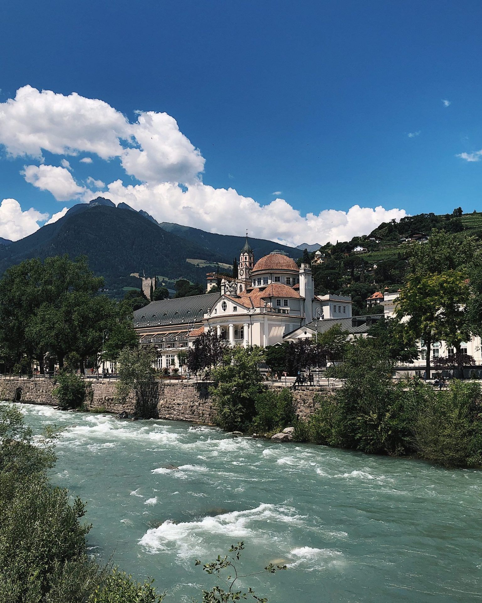 Découvrez le charme des thermes de Merano : votre séjour inoubliable dans un hôtel de charme