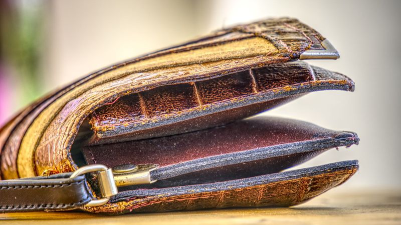 Come nasce un accessorio in pelle: il percorso dall’idea all’oggetto di qualità