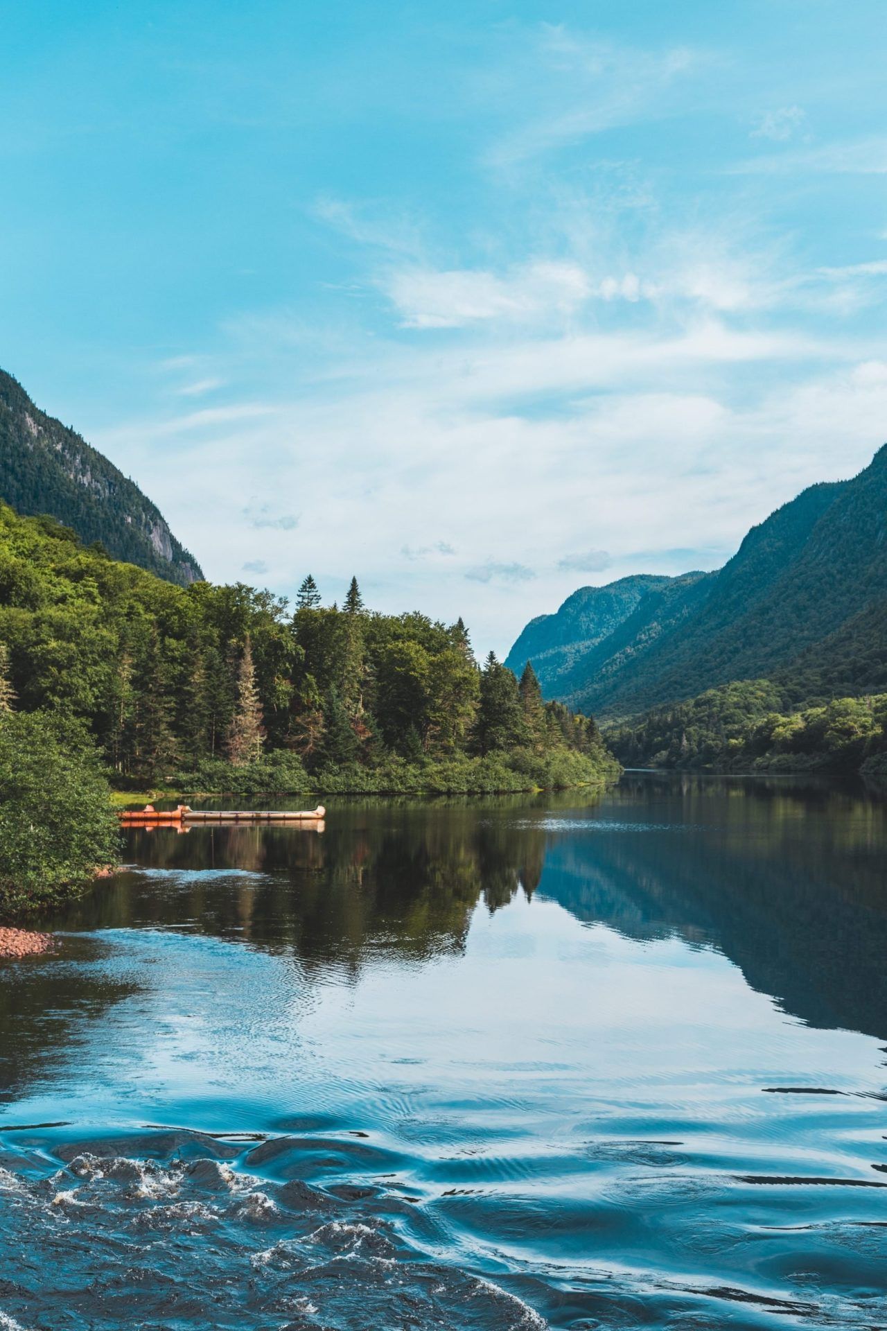 Découvrez la magie du lac de Levico : un paradis naturel à ne pas manquer !