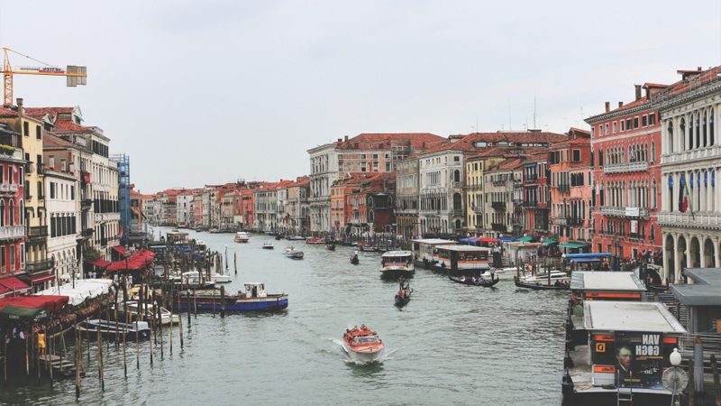 Scopri le meraviglie delle stazioni a Venezia: una guida completa per viaggiare tra storia e bellezza