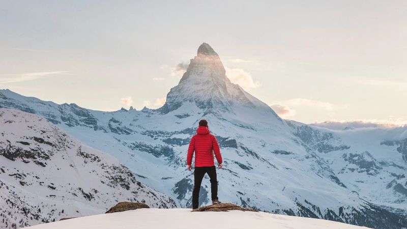 How to Dress for the Mountains in Winter