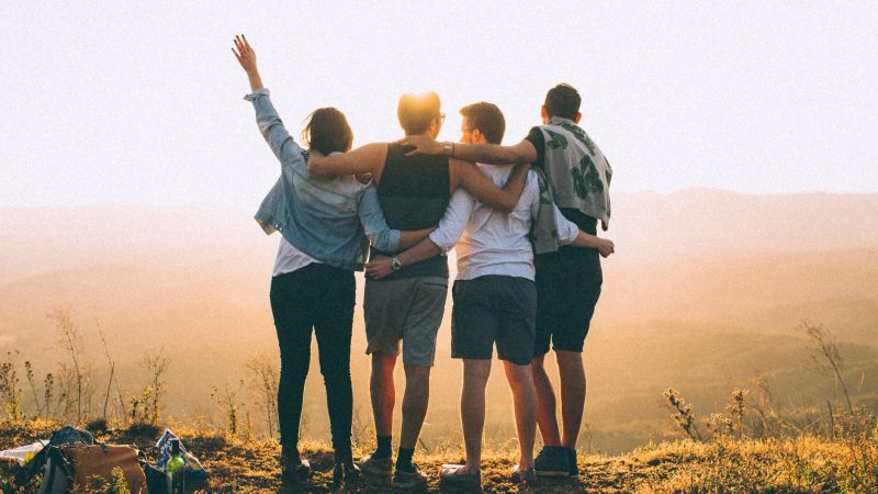 Come conoscere persone: consigli e suggerimenti per fare nuove amicizie