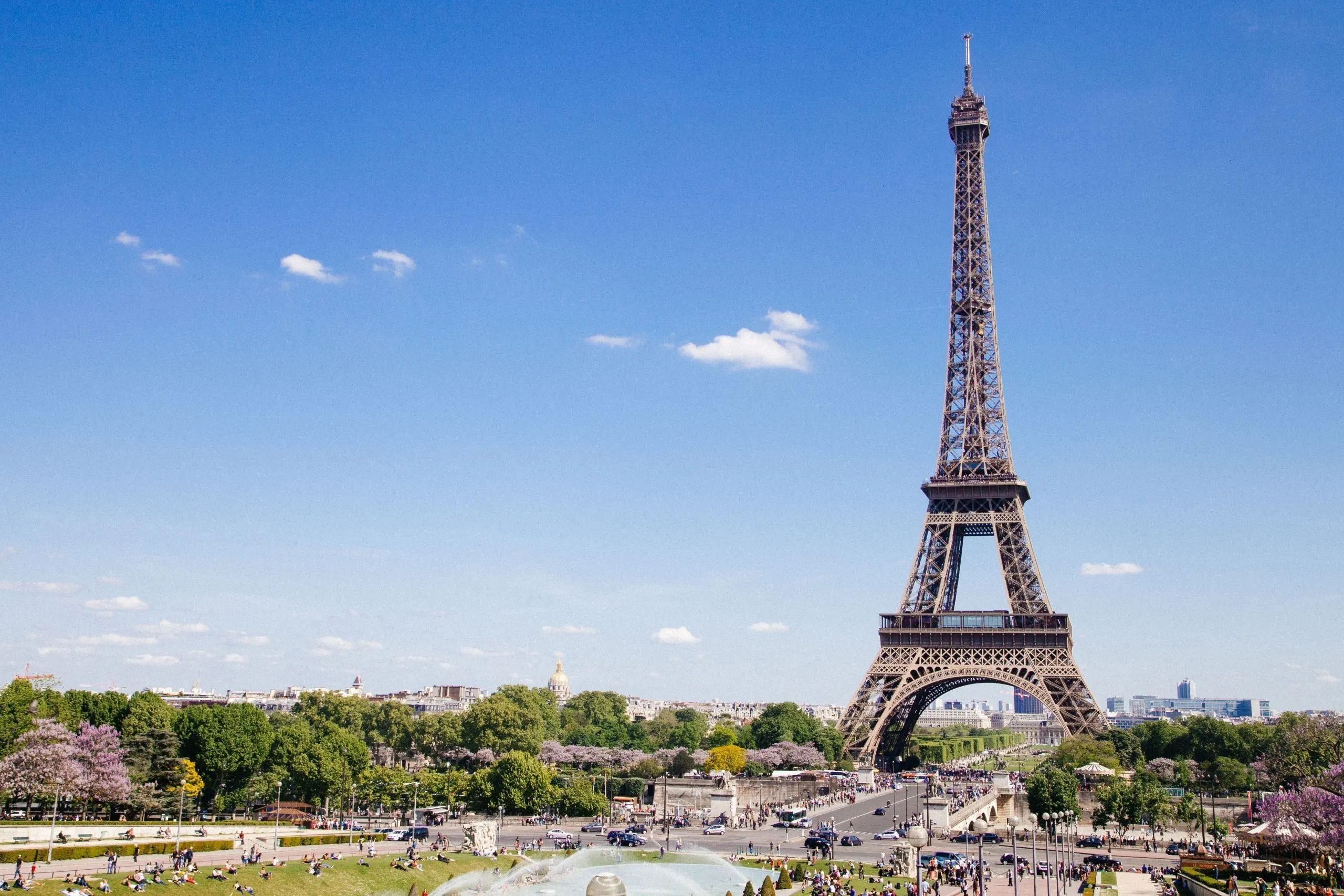 Comment rejoindre le centre de Paris depuis l’aéroport Charles de Gaulle : toutes les options à votre disposition !